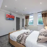 *f4gh For Your Relaxed & Cosy + Free Parking + Free Fast Wifi *