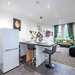 *f4gh For Your Relaxed & Cosy + Free Parking + Free Fast Wifi * * Leeds (West Yorkshire)