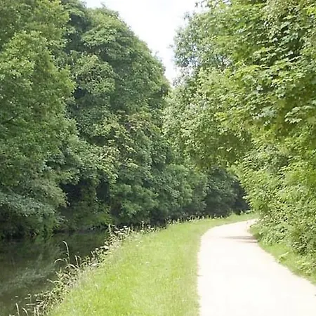 *f4gh For Your Relaxed & Cosy + Free Parking + Free Fast Wifi * Лідс