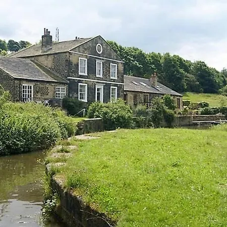 *f4gh For Your Relaxed & Cosy + Free Parking + Free Fast Wifi * Apartment Leeds (West Yorkshire)