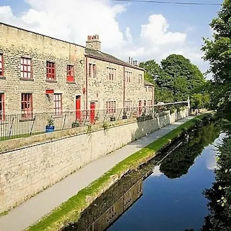 *f4gh For Your Relaxed & Cosy + Free Parking + Free Fast Wifi * Apartment *