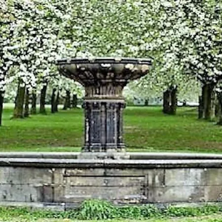 Апартаменти *f4gh For Your Relaxed & Cosy + Free Parking + Free Fast Wifi *