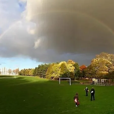 *f4gh For Your Relaxed & Cosy + Free Parking + Free Fast Wifi * *