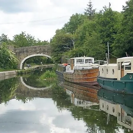 *f4gh For Your Relaxed & Cosy + Free Parking + Free Fast Wifi * Лідс