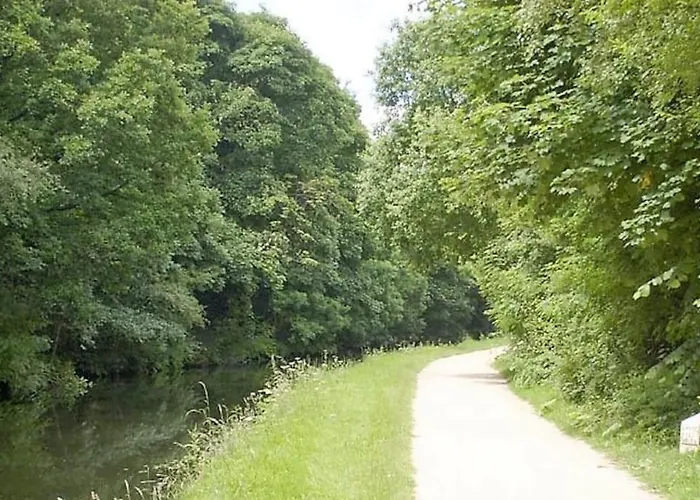 *f4gh For Your Relaxed & Cosy + Free Parking + Free Fast Wifi * Leeds (West Yorkshire)