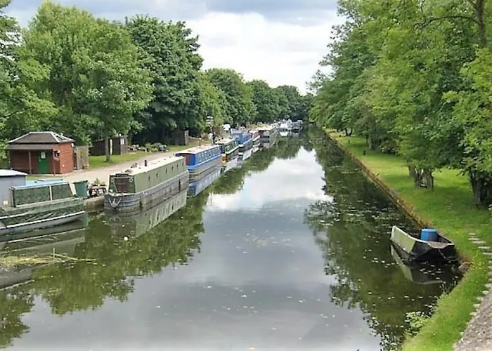 *f4gh For Your Relaxed & Cosy + Free Parking + Free Fast Wifi *