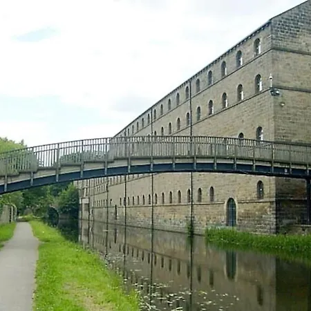 *f4gh For Your Relaxed & Cosy + Free Parking + Free Fast Wifi * Leeds (West Yorkshire)