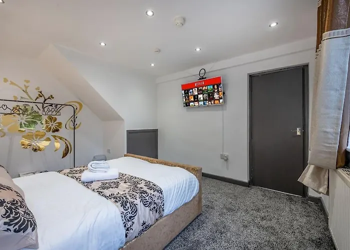 *f4gh For Your Relaxed & Cosy + Free Parking + Free Fast Wifi * Daire Leeds (West Yorkshire)