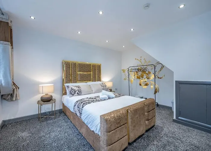 *f4gh For Your Relaxed & Cosy + Free Parking + Free Fast Wifi * Daire Leeds (West Yorkshire)