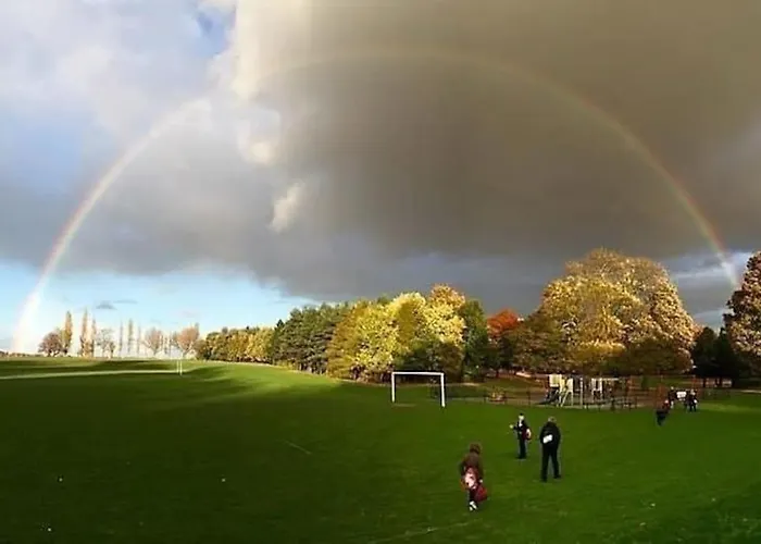 *f4gh For Your Relaxed & Cosy + Free Parking + Free Fast Wifi * *